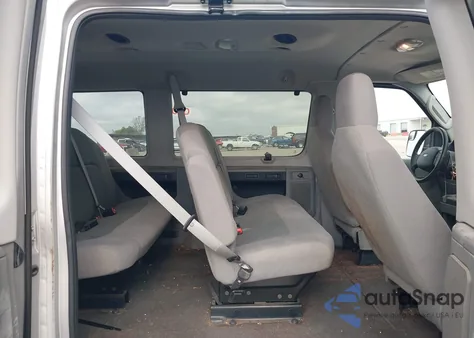 2010 Ford E-350 Super Duty Xl/Xlt z USA, uszkodzony, nr VIN 1FBNE3BL5ADA88624